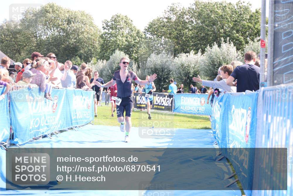25.08.2024 - Elbe Triathlon Hamburg H.Heesch http://msf.ph/oto/6870541 25.08.2024 11:36:04 Ziel 530, 695, 705, 766 meine-sportfotos.de