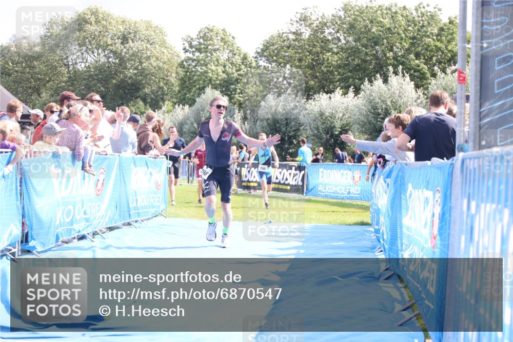 25.08.2024 - Elbe Triathlon Hamburg H.Heesch http://msf.ph/oto/6870547 25.08.2024 11:36:04 Ziel 530, 695, 705, 766 meine-sportfotos.de