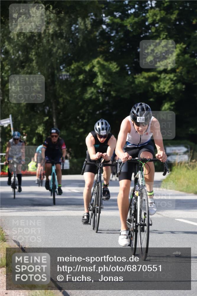 25.08.2024 - Elbe Triathlon Hamburg Fuchs,  Jonas http://msf.ph/oto/6870551 25.08.2024 11:10:42 Radfahren 1707, 1718, 1715, 1529, 791, 1597 meine-sportfotos.de
