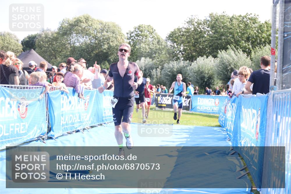 25.08.2024 - Elbe Triathlon Hamburg H.Heesch http://msf.ph/oto/6870573 25.08.2024 11:36:05 Ziel 530, 695, 705, 766 meine-sportfotos.de
