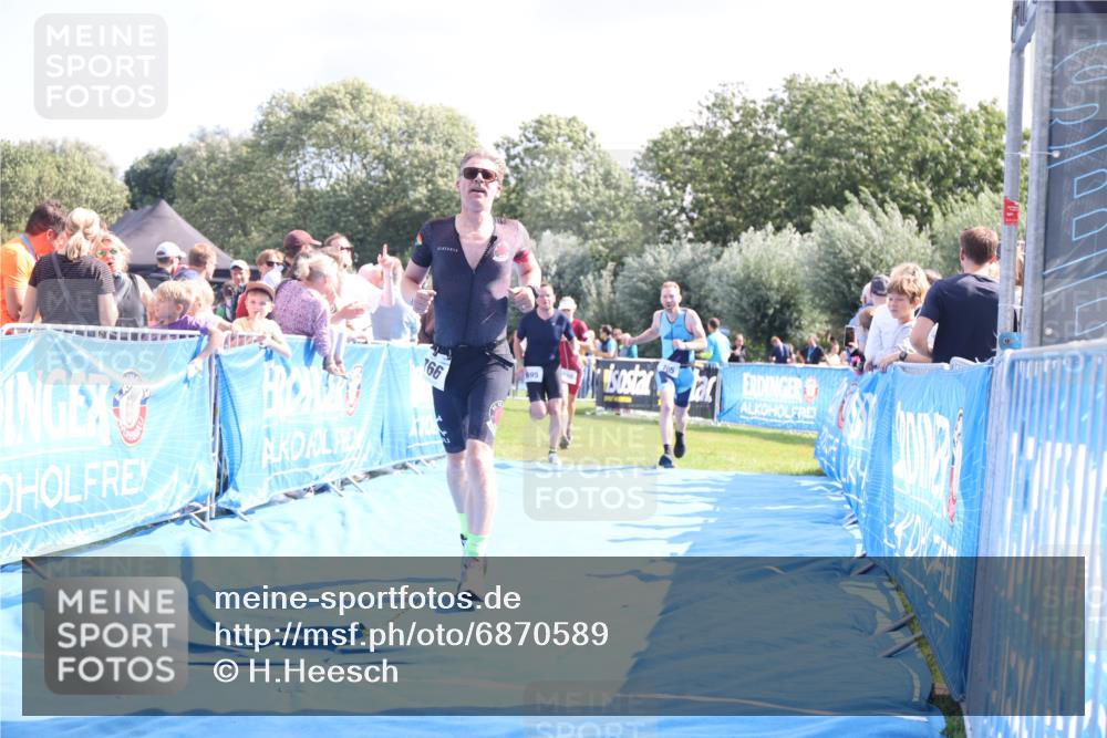 25.08.2024 - Elbe Triathlon Hamburg H.Heesch http://msf.ph/oto/6870589 25.08.2024 11:36:05 Ziel 530, 695, 705, 766 meine-sportfotos.de