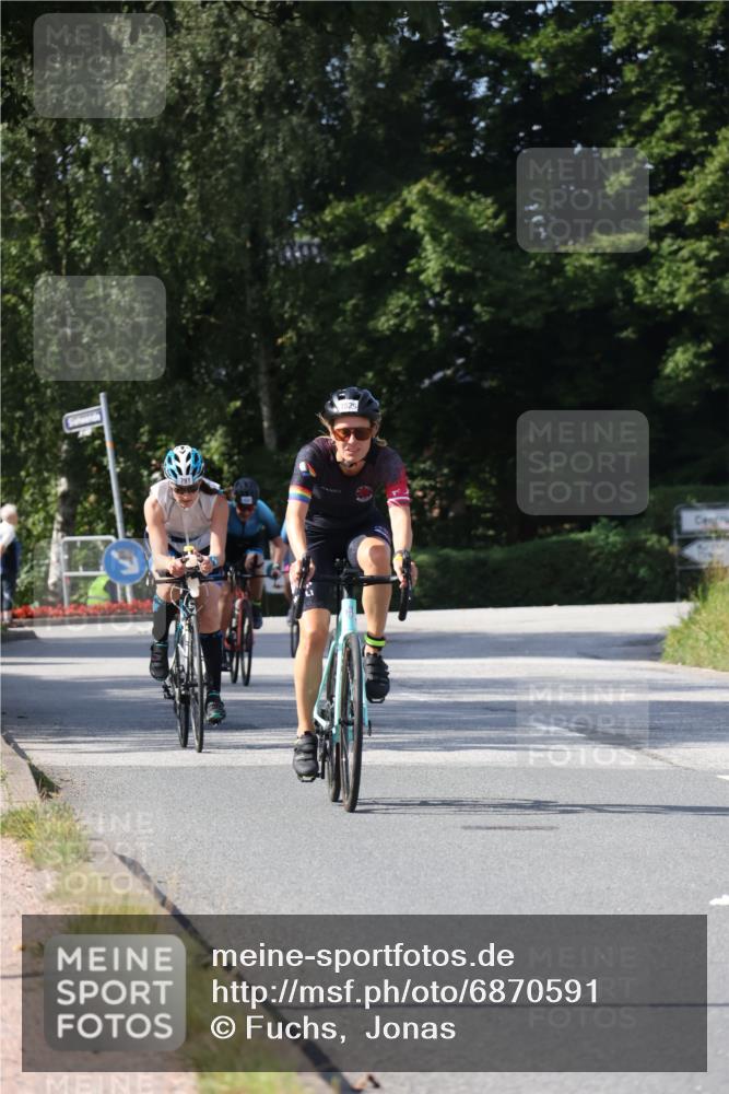 25.08.2024 - Elbe Triathlon Hamburg Fuchs,  Jonas http://msf.ph/oto/6870591 25.08.2024 11:10:43 Radfahren 1707, 1718, 1715, 1529, 791, 1597 meine-sportfotos.de