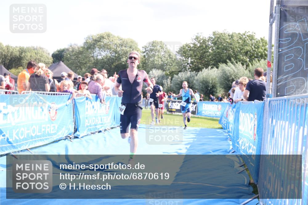25.08.2024 - Elbe Triathlon Hamburg H.Heesch http://msf.ph/oto/6870619 25.08.2024 11:36:05 Ziel 530, 695, 705, 766 meine-sportfotos.de