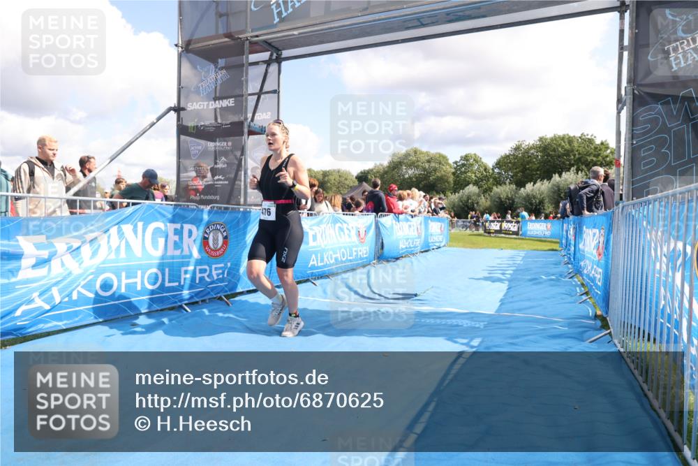 25.08.2024 - Elbe Triathlon Hamburg H.Heesch http://msf.ph/oto/6870625 25.08.2024 11:58:31 Ziel 476, 512 meine-sportfotos.de