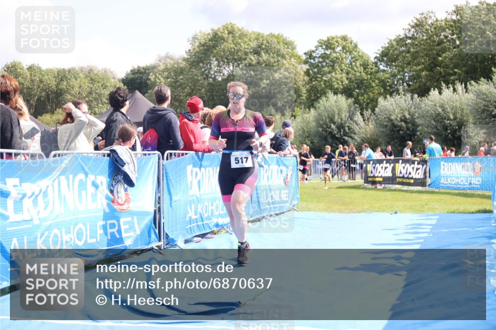 25.08.2024 - Elbe Triathlon Hamburg H.Heesch http://msf.ph/oto/6870637 25.08.2024 11:58:41 Ziel 517, 543, 1714 meine-sportfotos.de