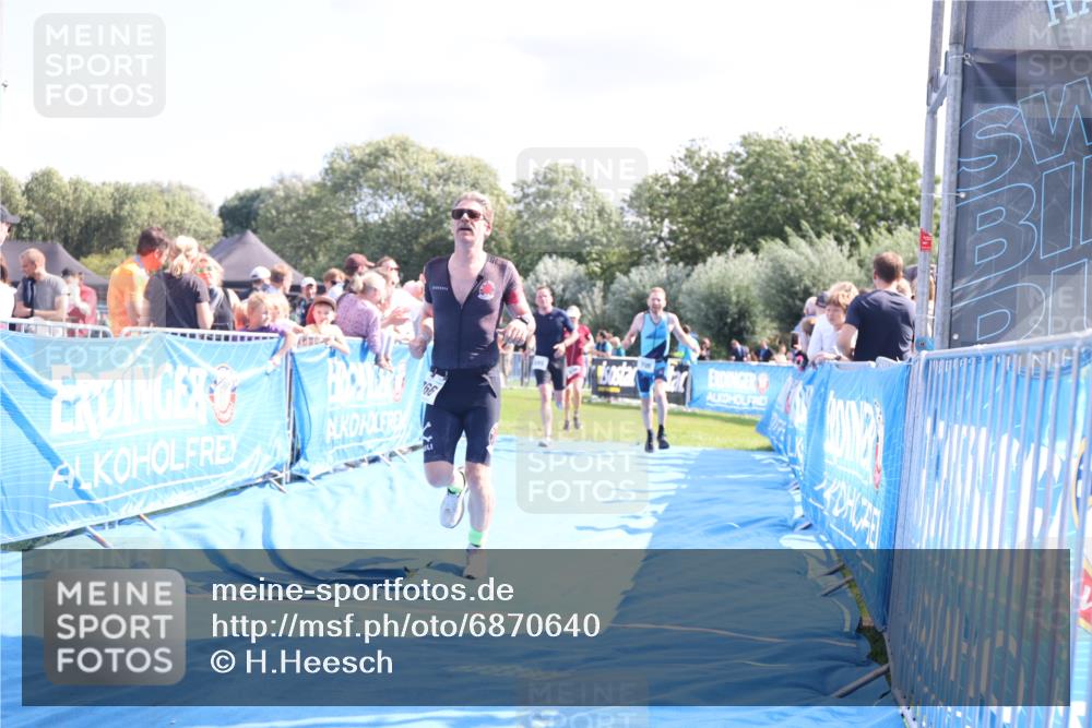 25.08.2024 - Elbe Triathlon Hamburg H.Heesch http://msf.ph/oto/6870640 25.08.2024 11:36:05 Ziel 530, 695, 705, 766 meine-sportfotos.de