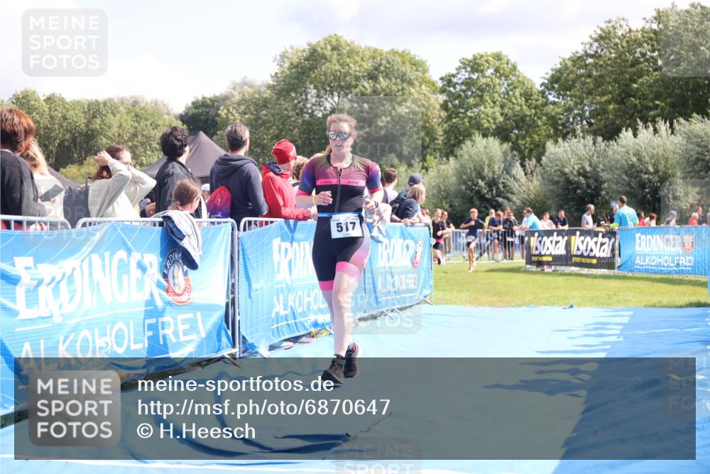 25.08.2024 - Elbe Triathlon Hamburg H.Heesch http://msf.ph/oto/6870647 25.08.2024 11:58:41 Ziel 517, 543, 1714 meine-sportfotos.de