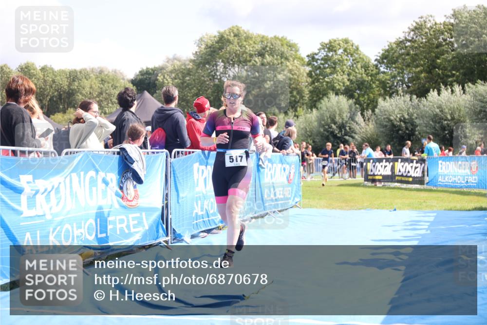 25.08.2024 - Elbe Triathlon Hamburg H.Heesch http://msf.ph/oto/6870678 25.08.2024 11:58:41 Ziel 517, 543, 1714 meine-sportfotos.de