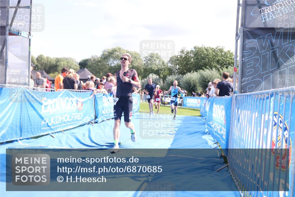 25.08.2024 - Elbe Triathlon Hamburg H.Heesch http://msf.ph/oto/6870685 25.08.2024 11:36:06 Ziel 530, 695, 705, 766 meine-sportfotos.de