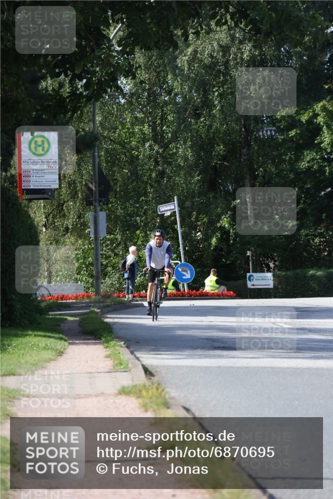 25.08.2024 - Elbe Triathlon Hamburg Fuchs,  Jonas http://msf.ph/oto/6870695 25.08.2024 11:10:50 Radfahren 1529, 791, 1597, 1556, 1423 meine-sportfotos.de