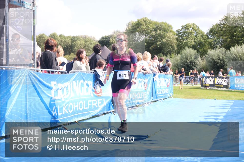 25.08.2024 - Elbe Triathlon Hamburg H.Heesch http://msf.ph/oto/6870710 25.08.2024 11:58:42 Ziel 517, 543, 1714 meine-sportfotos.de