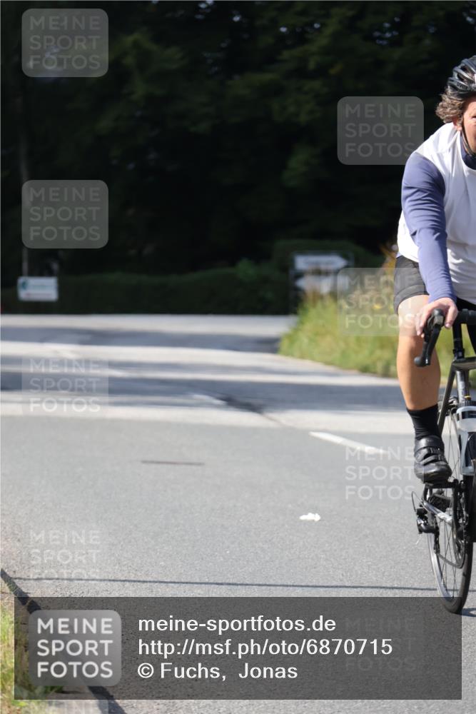 25.08.2024 - Elbe Triathlon Hamburg Fuchs,  Jonas http://msf.ph/oto/6870715 25.08.2024 11:10:55 Radfahren 1556, 1423, 1514 meine-sportfotos.de