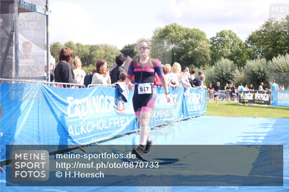 25.08.2024 - Elbe Triathlon Hamburg H.Heesch http://msf.ph/oto/6870733 25.08.2024 11:58:42 Ziel 517, 543, 1714 meine-sportfotos.de