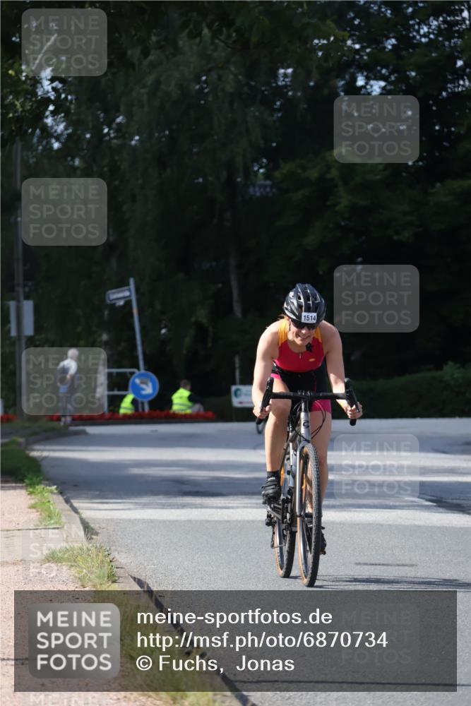 25.08.2024 - Elbe Triathlon Hamburg Fuchs,  Jonas http://msf.ph/oto/6870734 25.08.2024 11:10:57 Radfahren 1423, 1514 meine-sportfotos.de