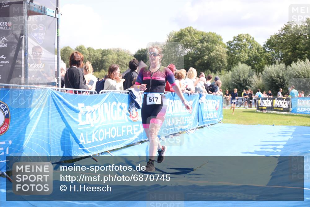 25.08.2024 - Elbe Triathlon Hamburg H.Heesch http://msf.ph/oto/6870745 25.08.2024 11:58:42 Ziel 517, 543, 1714 meine-sportfotos.de