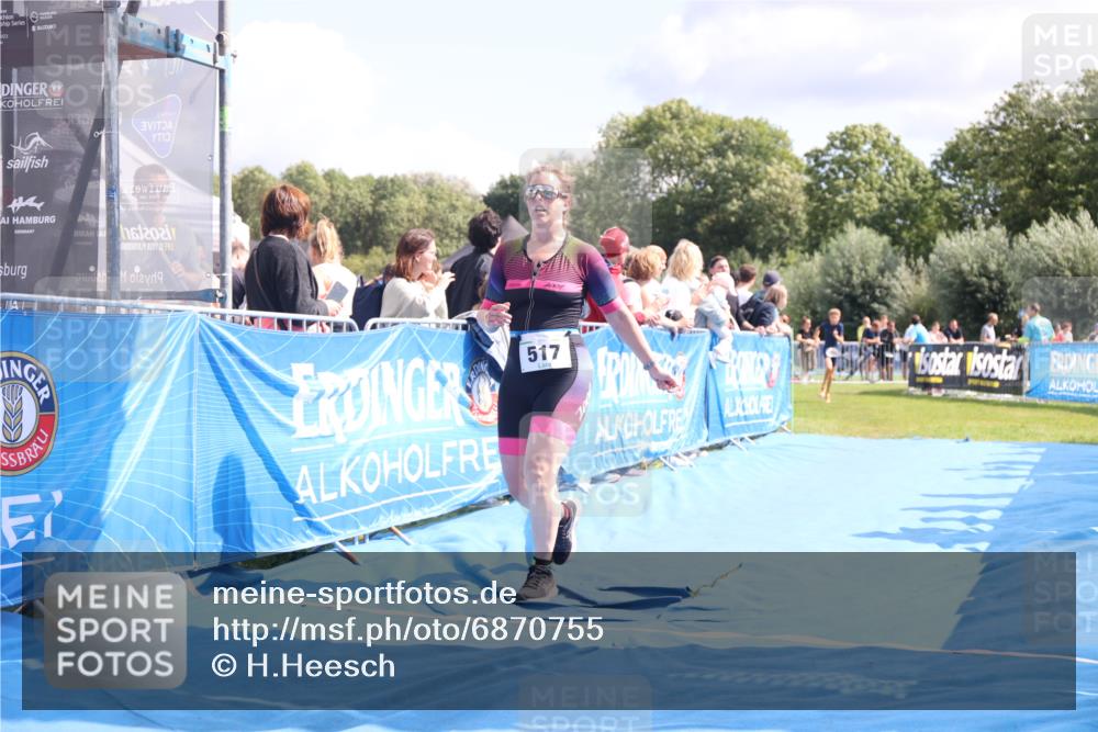 25.08.2024 - Elbe Triathlon Hamburg H.Heesch http://msf.ph/oto/6870755 25.08.2024 11:58:42 Ziel 517, 543, 1714 meine-sportfotos.de