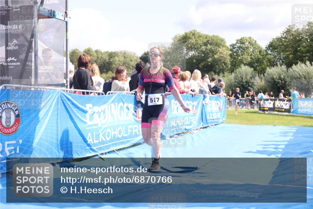 25.08.2024 - Elbe Triathlon Hamburg H.Heesch http://msf.ph/oto/6870766 25.08.2024 11:58:42 Ziel 517, 543, 1714 meine-sportfotos.de