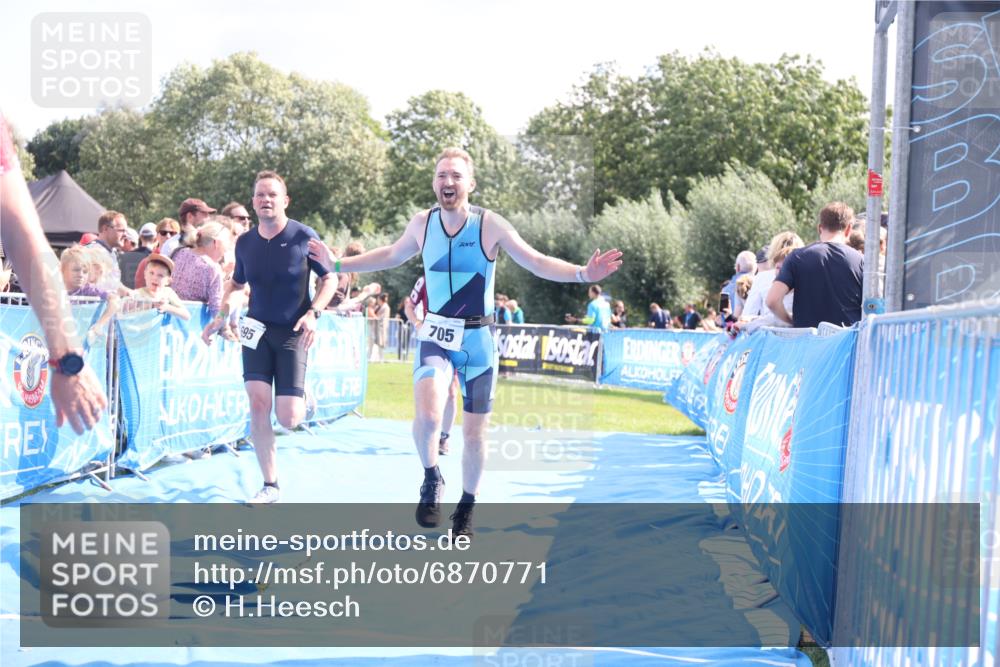 25.08.2024 - Elbe Triathlon Hamburg H.Heesch http://msf.ph/oto/6870771 25.08.2024 11:36:07 Ziel 530, 695, 705, 766 meine-sportfotos.de
