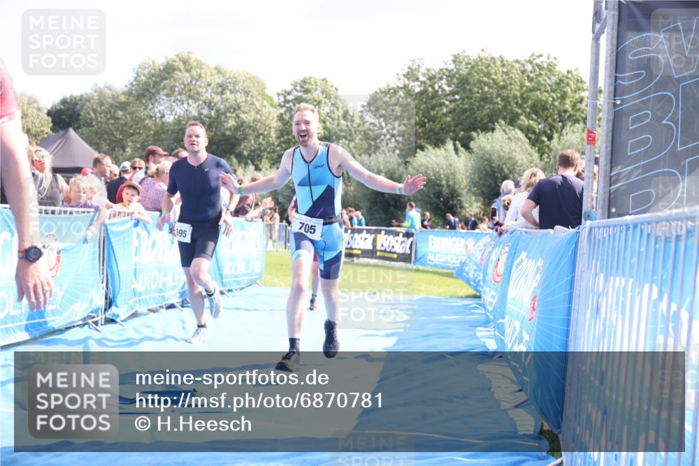 25.08.2024 - Elbe Triathlon Hamburg H.Heesch http://msf.ph/oto/6870781 25.08.2024 11:36:07 Ziel 530, 695, 705, 766 meine-sportfotos.de