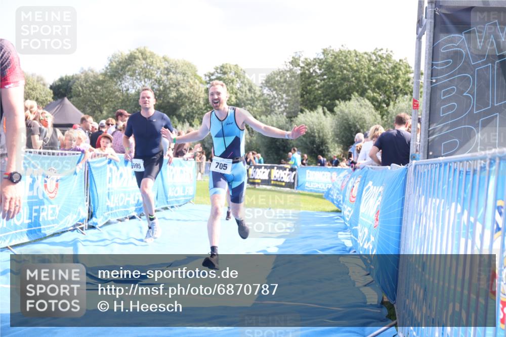 25.08.2024 - Elbe Triathlon Hamburg H.Heesch http://msf.ph/oto/6870787 25.08.2024 11:36:07 Ziel 530, 695, 705, 766 meine-sportfotos.de