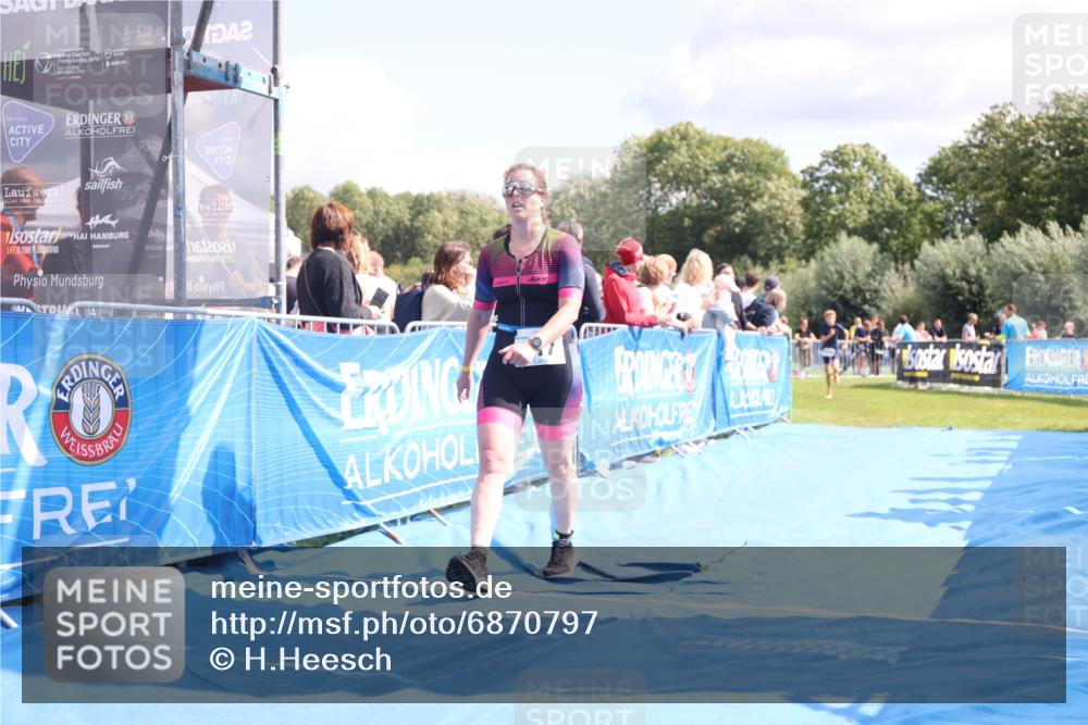 25.08.2024 - Elbe Triathlon Hamburg H.Heesch http://msf.ph/oto/6870797 25.08.2024 11:58:42 Ziel 517, 543, 1714 meine-sportfotos.de