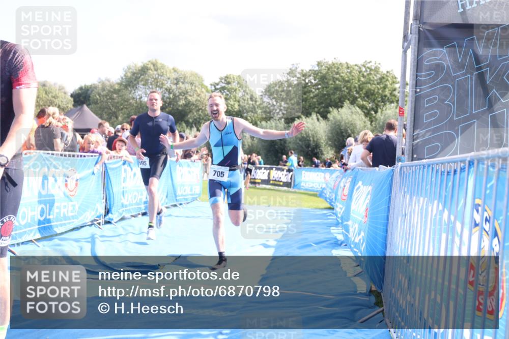 25.08.2024 - Elbe Triathlon Hamburg H.Heesch http://msf.ph/oto/6870798 25.08.2024 11:36:07 Ziel 530, 695, 705, 766 meine-sportfotos.de