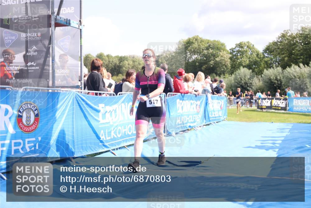 25.08.2024 - Elbe Triathlon Hamburg H.Heesch http://msf.ph/oto/6870803 25.08.2024 11:58:42 Ziel 517, 543, 1714 meine-sportfotos.de