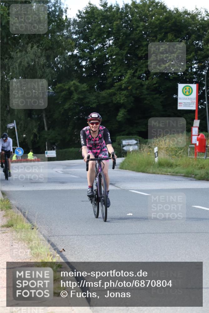 25.08.2024 - Elbe Triathlon Hamburg Fuchs,  Jonas http://msf.ph/oto/6870804 25.08.2024 11:11:04 Radfahren 1514, 1501, 1544 meine-sportfotos.de