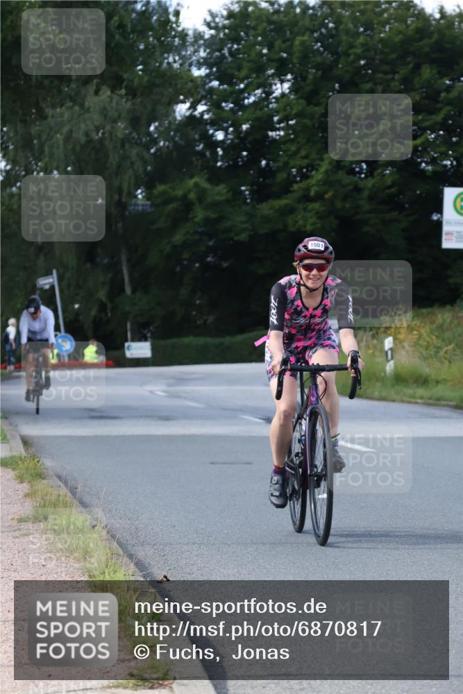 25.08.2024 - Elbe Triathlon Hamburg Fuchs,  Jonas http://msf.ph/oto/6870817 25.08.2024 11:11:05 Radfahren 1514, 1501, 1544 meine-sportfotos.de