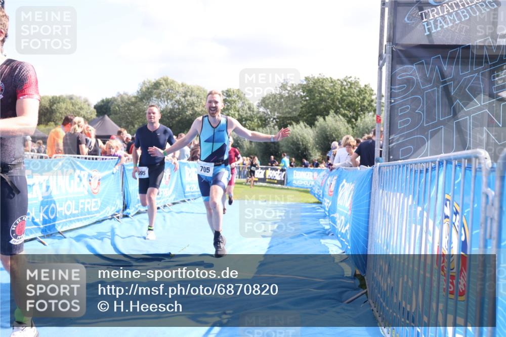 25.08.2024 - Elbe Triathlon Hamburg H.Heesch http://msf.ph/oto/6870820 25.08.2024 11:36:07 Ziel 530, 695, 705, 766 meine-sportfotos.de