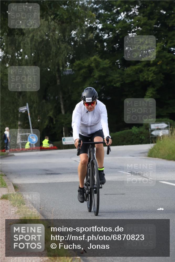 25.08.2024 - Elbe Triathlon Hamburg Fuchs,  Jonas http://msf.ph/oto/6870823 25.08.2024 11:11:07 Radfahren 1501, 1544 meine-sportfotos.de