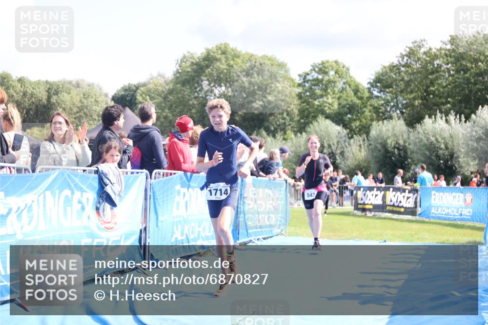 25.08.2024 - Elbe Triathlon Hamburg H.Heesch http://msf.ph/oto/6870827 25.08.2024 11:58:47 Ziel 517, 543, 1591, 1714 meine-sportfotos.de