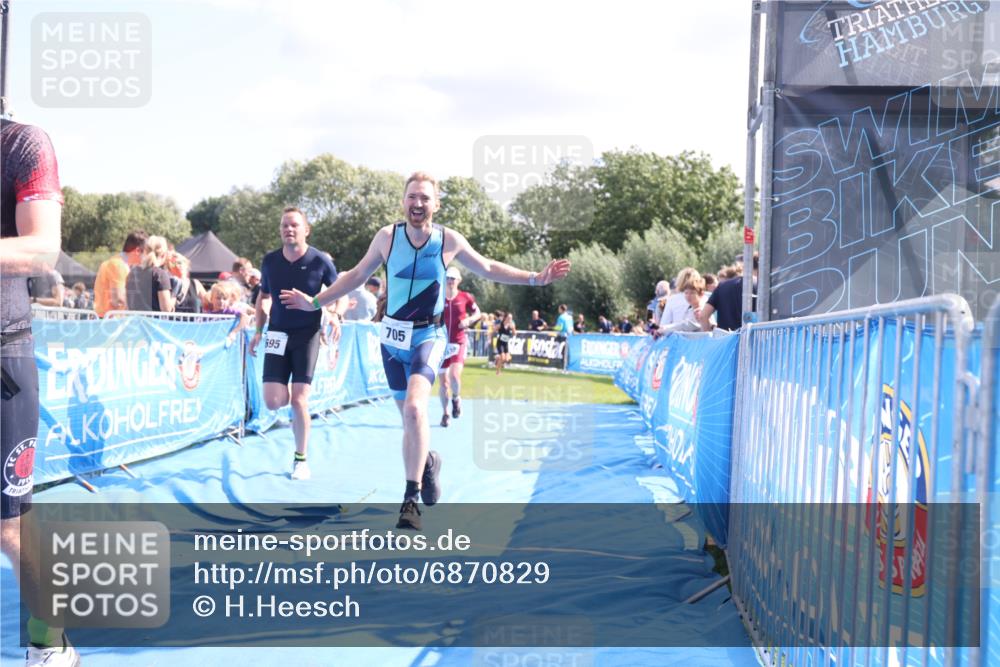 25.08.2024 - Elbe Triathlon Hamburg H.Heesch http://msf.ph/oto/6870829 25.08.2024 11:36:07 Ziel 530, 695, 705, 766 meine-sportfotos.de