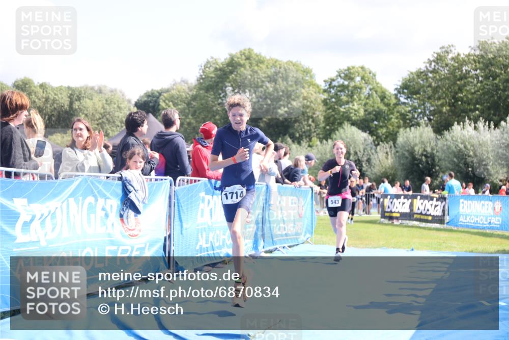 25.08.2024 - Elbe Triathlon Hamburg H.Heesch http://msf.ph/oto/6870834 25.08.2024 11:58:47 Ziel 517, 543, 1591, 1714 meine-sportfotos.de
