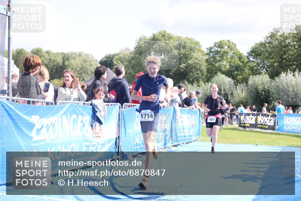 25.08.2024 - Elbe Triathlon Hamburg H.Heesch http://msf.ph/oto/6870847 25.08.2024 11:58:47 Ziel 517, 543, 1591, 1714 meine-sportfotos.de