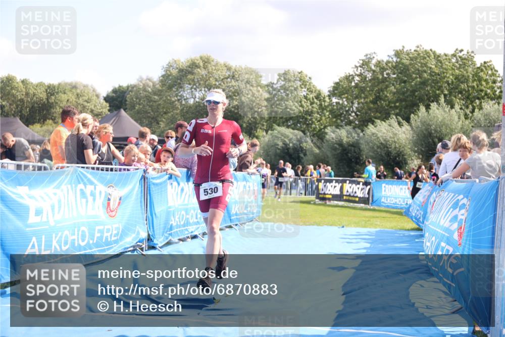25.08.2024 - Elbe Triathlon Hamburg H.Heesch http://msf.ph/oto/6870883 25.08.2024 11:36:09 Ziel 530, 695, 705, 766 meine-sportfotos.de