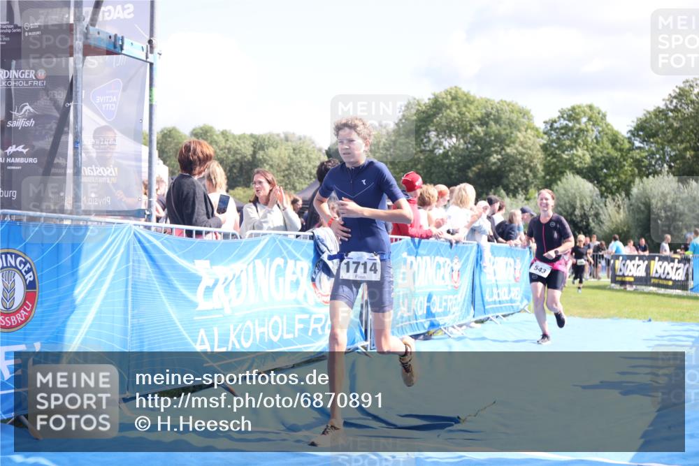 25.08.2024 - Elbe Triathlon Hamburg H.Heesch http://msf.ph/oto/6870891 25.08.2024 11:58:47 Ziel 517, 543, 1591, 1714 meine-sportfotos.de