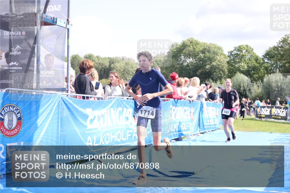 25.08.2024 - Elbe Triathlon Hamburg H.Heesch http://msf.ph/oto/6870898 25.08.2024 11:58:47 Ziel 517, 543, 1591, 1714 meine-sportfotos.de