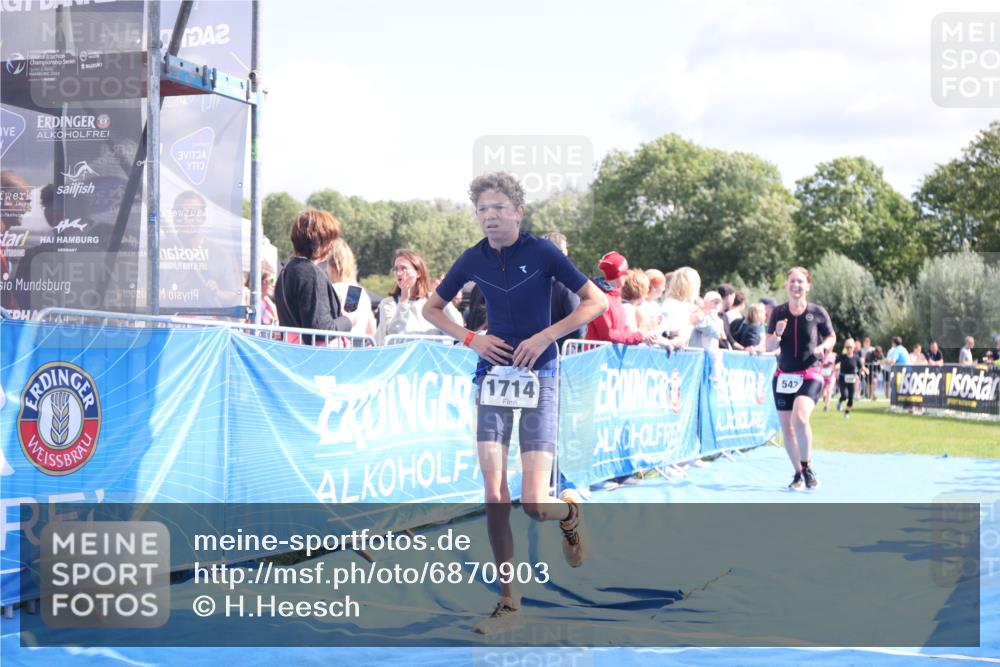 25.08.2024 - Elbe Triathlon Hamburg H.Heesch http://msf.ph/oto/6870903 25.08.2024 11:58:47 Ziel 517, 543, 1591, 1714 meine-sportfotos.de