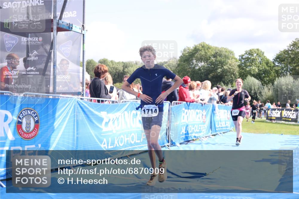 25.08.2024 - Elbe Triathlon Hamburg H.Heesch http://msf.ph/oto/6870909 25.08.2024 11:58:47 Ziel 517, 543, 1591, 1714 meine-sportfotos.de