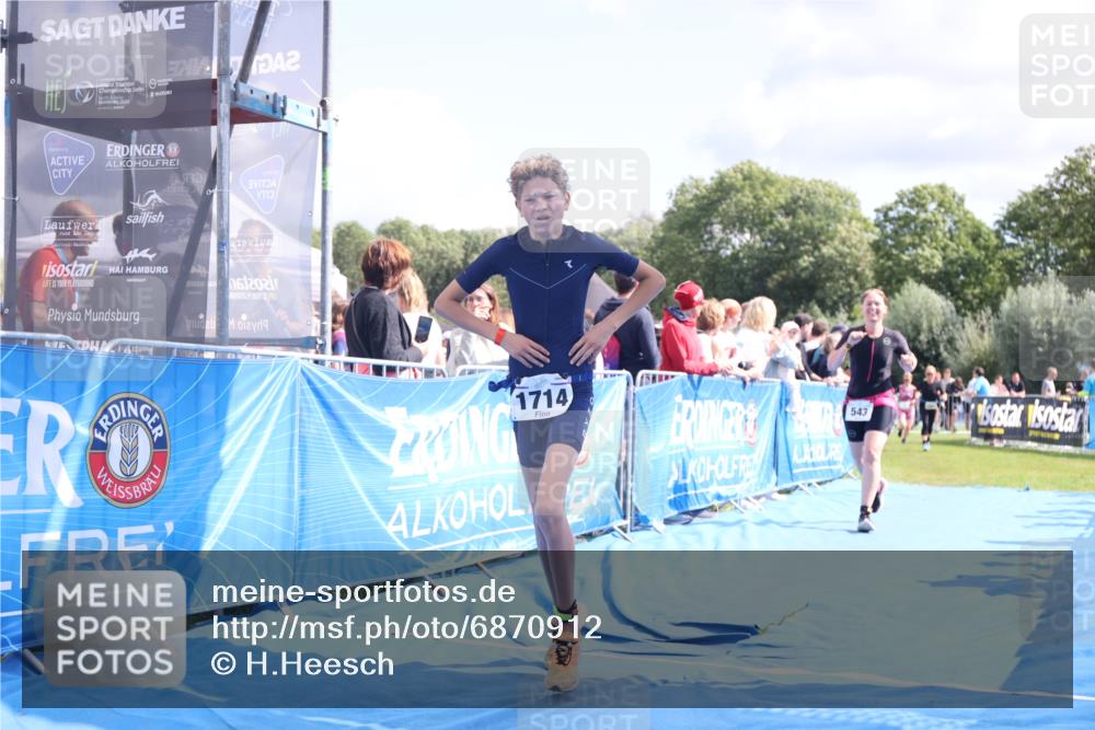 25.08.2024 - Elbe Triathlon Hamburg H.Heesch http://msf.ph/oto/6870912 25.08.2024 11:58:47 Ziel 517, 543, 1591, 1714 meine-sportfotos.de
