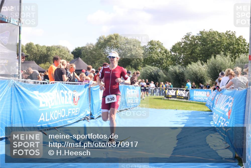 25.08.2024 - Elbe Triathlon Hamburg H.Heesch http://msf.ph/oto/6870917 25.08.2024 11:36:09 Ziel 530, 695, 705, 766 meine-sportfotos.de