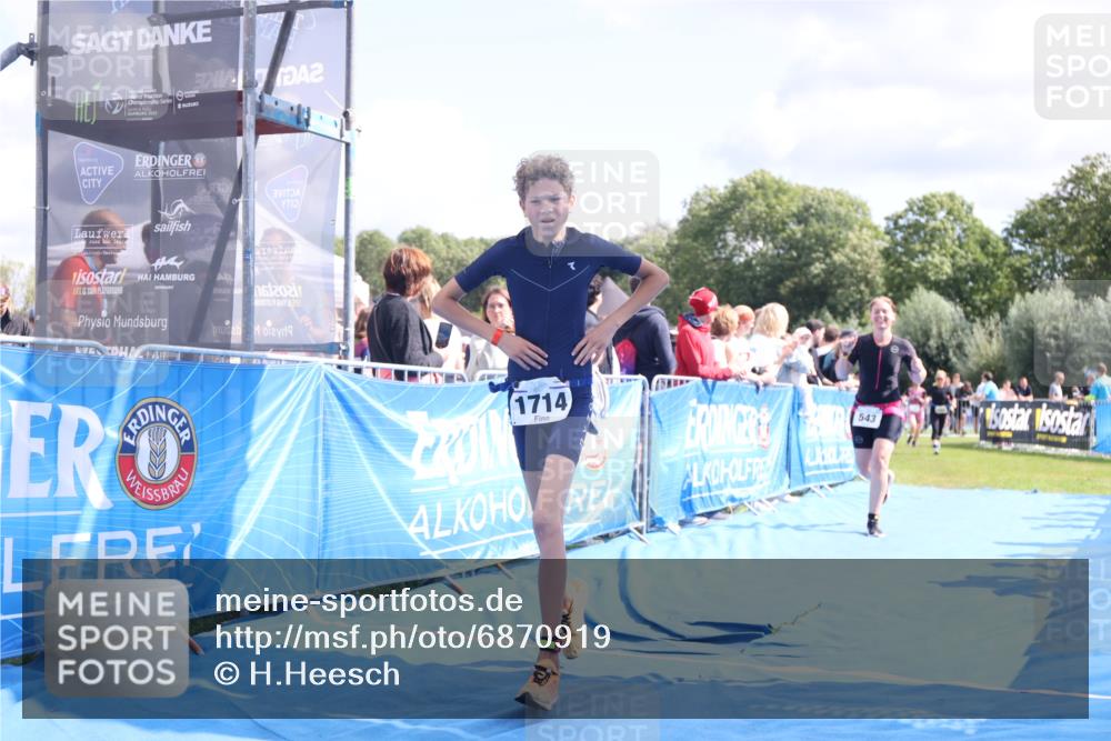 25.08.2024 - Elbe Triathlon Hamburg H.Heesch http://msf.ph/oto/6870919 25.08.2024 11:58:47 Ziel 517, 543, 1591, 1714 meine-sportfotos.de