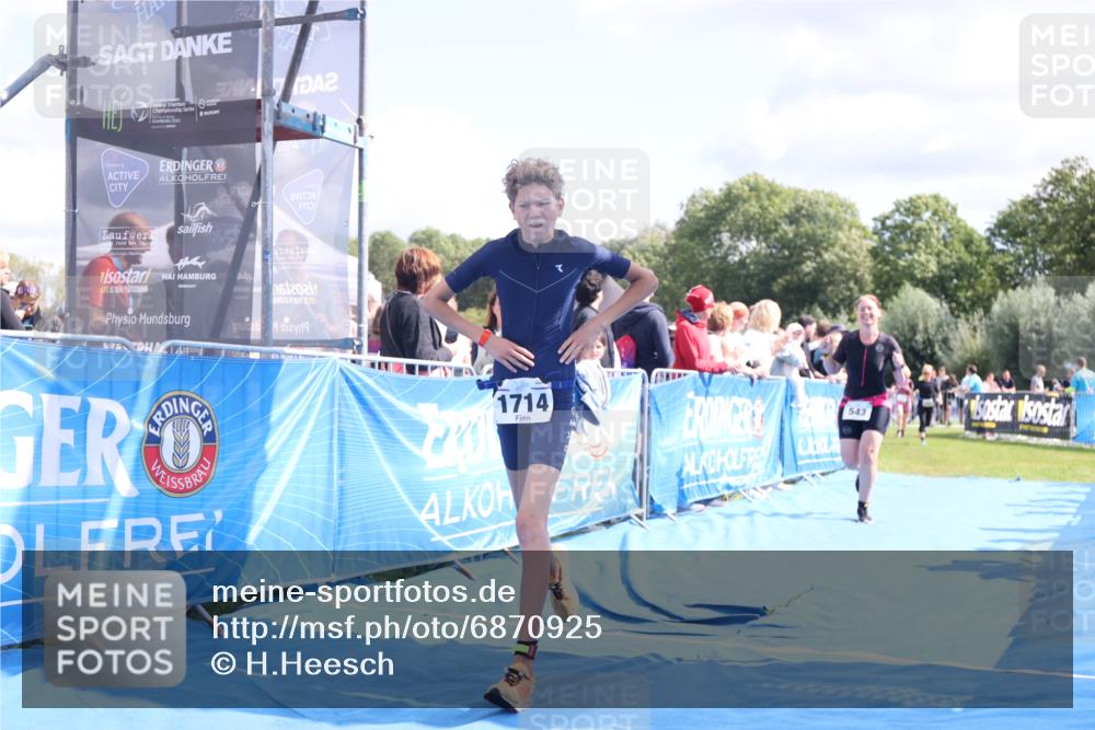 25.08.2024 - Elbe Triathlon Hamburg H.Heesch http://msf.ph/oto/6870925 25.08.2024 11:58:47 Ziel 517, 543, 1591, 1714 meine-sportfotos.de