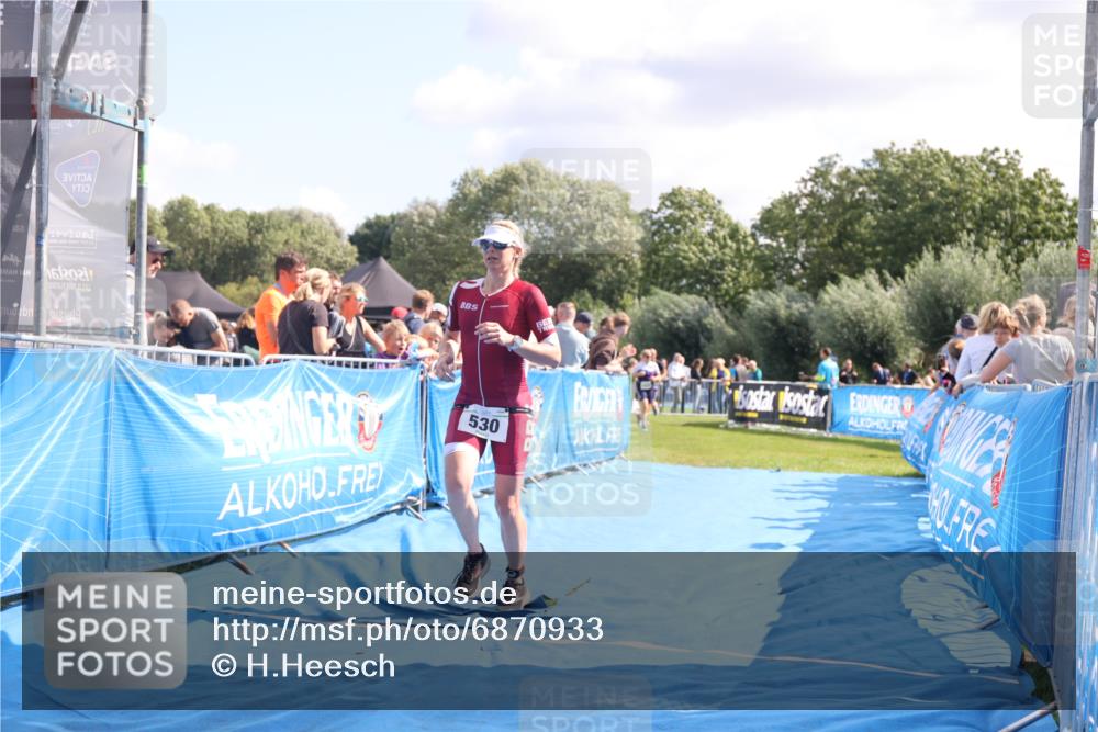 25.08.2024 - Elbe Triathlon Hamburg H.Heesch http://msf.ph/oto/6870933 25.08.2024 11:36:09 Ziel 530, 695, 705, 766 meine-sportfotos.de