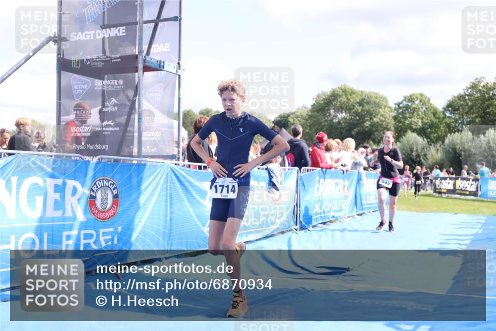 25.08.2024 - Elbe Triathlon Hamburg H.Heesch http://msf.ph/oto/6870934 25.08.2024 11:58:47 Ziel 517, 543, 1591, 1714 meine-sportfotos.de