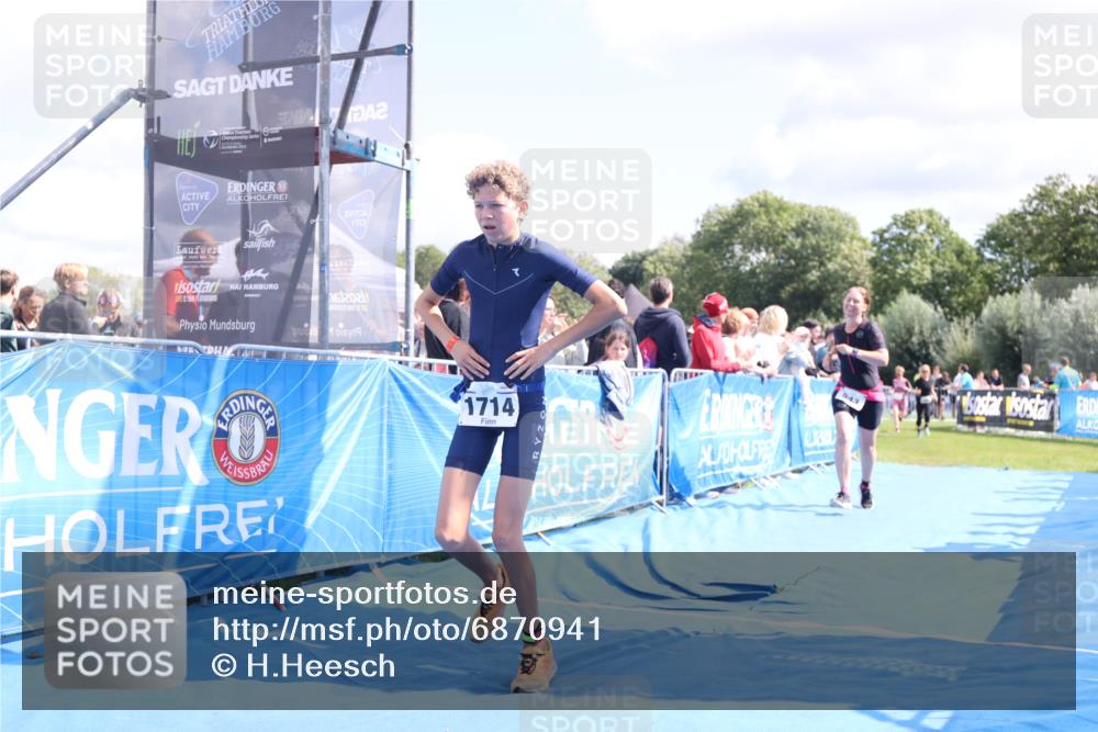 25.08.2024 - Elbe Triathlon Hamburg H.Heesch http://msf.ph/oto/6870941 25.08.2024 11:58:48 Ziel 517, 543, 1501, 1591, 1714 meine-sportfotos.de