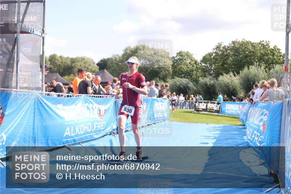 25.08.2024 - Elbe Triathlon Hamburg H.Heesch http://msf.ph/oto/6870942 25.08.2024 11:36:09 Ziel 530, 695, 705, 766 meine-sportfotos.de