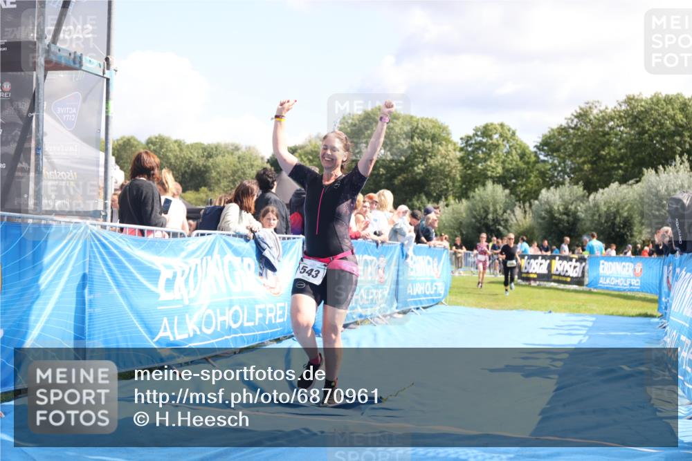 25.08.2024 - Elbe Triathlon Hamburg H.Heesch http://msf.ph/oto/6870961 25.08.2024 11:58:49 Ziel 517, 543, 1501, 1591, 1714 meine-sportfotos.de