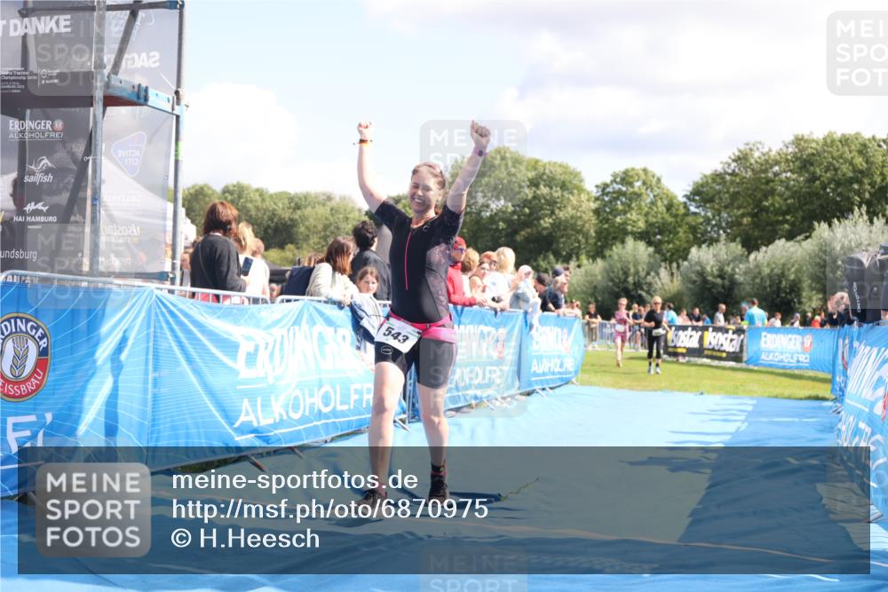 25.08.2024 - Elbe Triathlon Hamburg H.Heesch http://msf.ph/oto/6870975 25.08.2024 11:58:49 Ziel 517, 543, 1501, 1591, 1714 meine-sportfotos.de